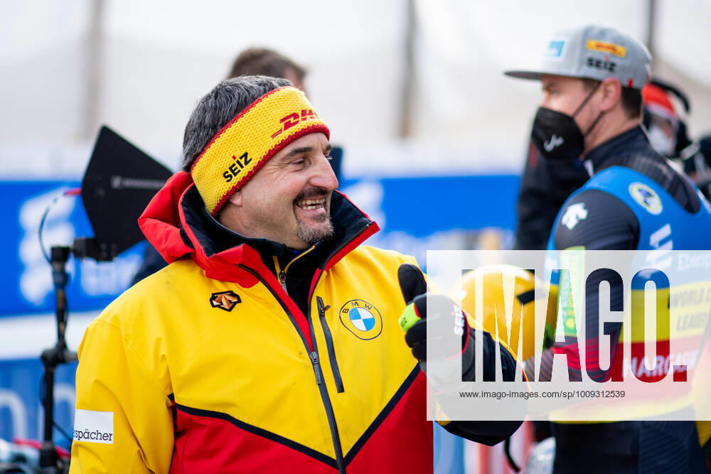 Georg Hackl Schorsch Germany, coach raises thumb, CH, FIL Luge 9 Eberspaecher World Cup and European Championship, St Moritz Luge Single Seater Men, 22 01 2022, Season 2021 2022 CH, FIL Luge 9 Eberspaecher World Cup and European Championship, St Moritz Luge Single Seater Men, 22 01 2022, Season 2021 2022
