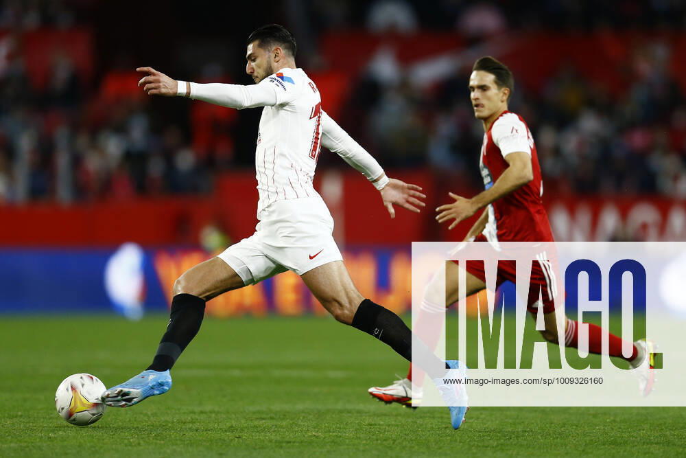 ESP: Sevilla FC-RC Celta. La Liga Santander Rafa Mir of Sevilla FC and Denis Suarez of RC Celta during the La Liga match between Sevilla FC and RC Celta played at Sanchez Pizjuan Stadium on January 22, 2022 in Sevilla, Spain. kpng