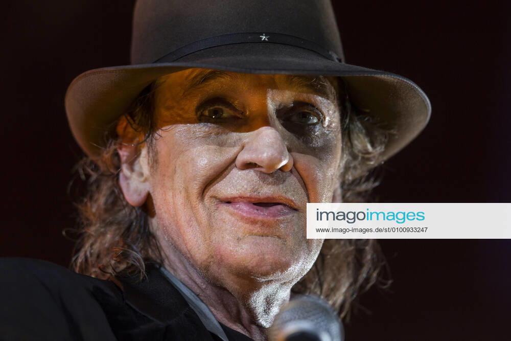 19 Concert Udo Lindenberg, singer Udo Lindenberg on stadium tour live at the Berlin Olympic Stadium on 14 07 2015, rock, German rock, rock music, panic orchestra, portrait, music Berlin Germany, Germany