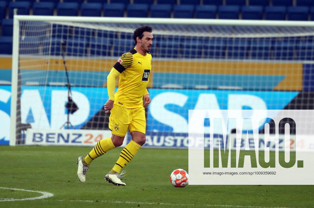 22 01 22 TSG 1899 Hoffenheim Borussia Dortmund Germany, Sinsheim, 22 01 2022, football, Bundesliga, TSG 1899 Hoffenheim Borussia Dortmund 2 3 Mats Hummels Borussia Dortmund