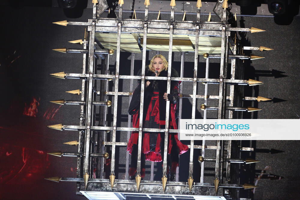 19 Concert Madonna, singer Madonna Madonna Louise Veronica Ciccone on Rebel Heart Tour live at Berlin Mercedes Benz Arena on 10 11 2015 Pop, Pop Music, Rock, Mercedes Benz Arena, MBA, O2 World, O2World, Musik Berlin Germany, Germany