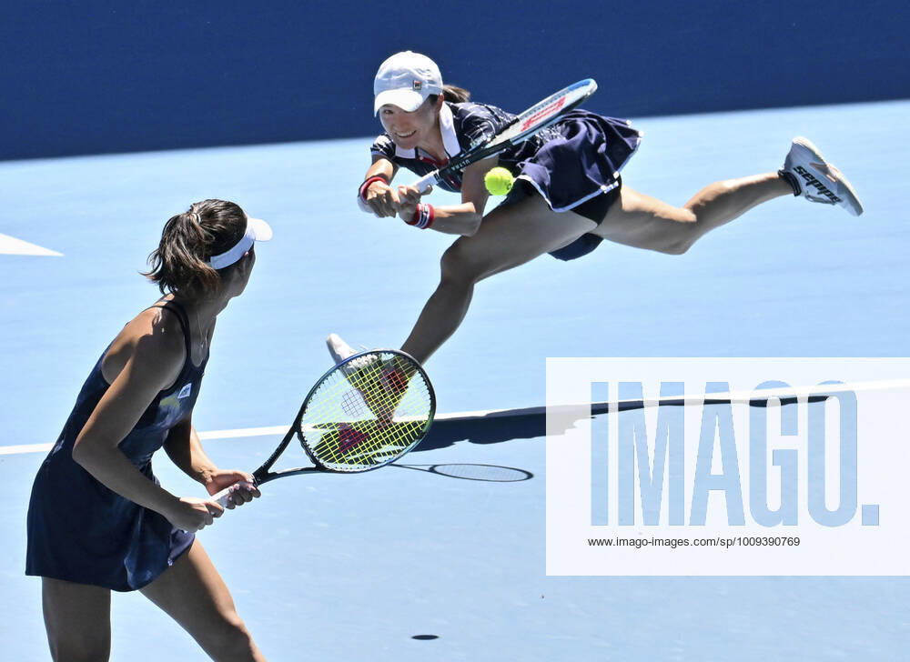 Tennis: Australian Open Japan s Shuko Aoyama (R) and Ena Shibahara play against Croatia s Petra Martic and Shelby Rogers of the United States in the women s doubles quarterfinals at the Australian Open tennis championships in Melbourne on Jan. 25, 2022. A14AA0001200671P