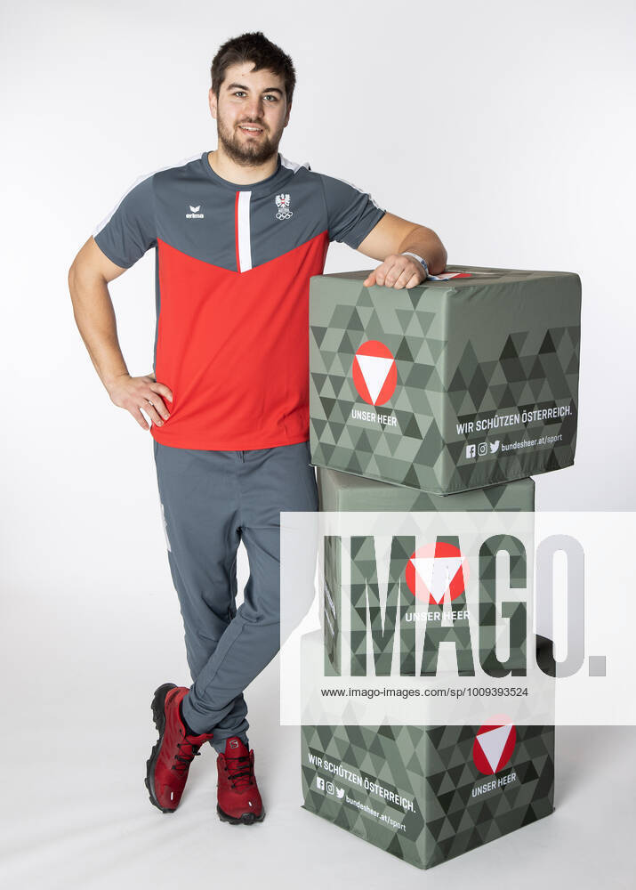 OLYMPICS - OEOC, equipping Beijing 2022 VIENNA,AUSTRIA,25.JAN.2022 - OLYMPICS - OEOC, equipping Winter Olympic Games, Olympische Spiele, Olympia, OS Beijing 2022. Image shows Nico Gleirscher (AUT). GEPAxpictures xHaraldxSteiner