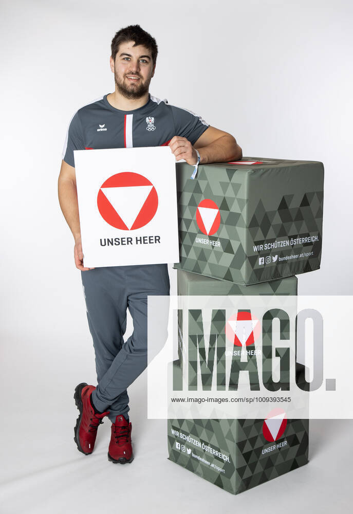 OLYMPICS - OEOC, equipping Beijing 2022 VIENNA,AUSTRIA,25.JAN.2022 - OLYMPICS - OEOC, equipping Winter Olympic Games, Olympische Spiele, Olympia, OS Beijing 2022. Image shows Nico Gleirscher (AUT). GEPAxpictures xHaraldxSteiner