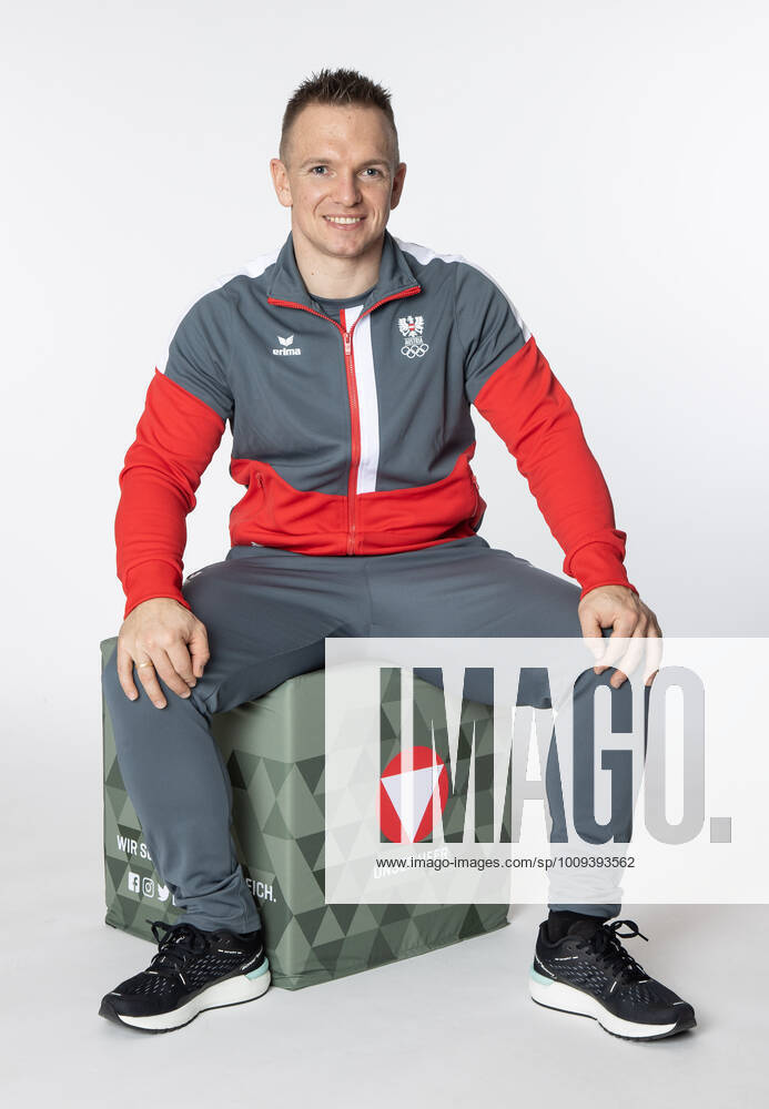 OLYMPICS - OEOC, equipping Beijing 2022 VIENNA,AUSTRIA,25.JAN.2022 - OLYMPICS - OEOC, equipping Winter Olympic Games, Olympische Spiele, Olympia, OS Beijing 2022. Image shows Wolfgang Kindl (AUT). GEPAxpictures xHaraldxSteiner