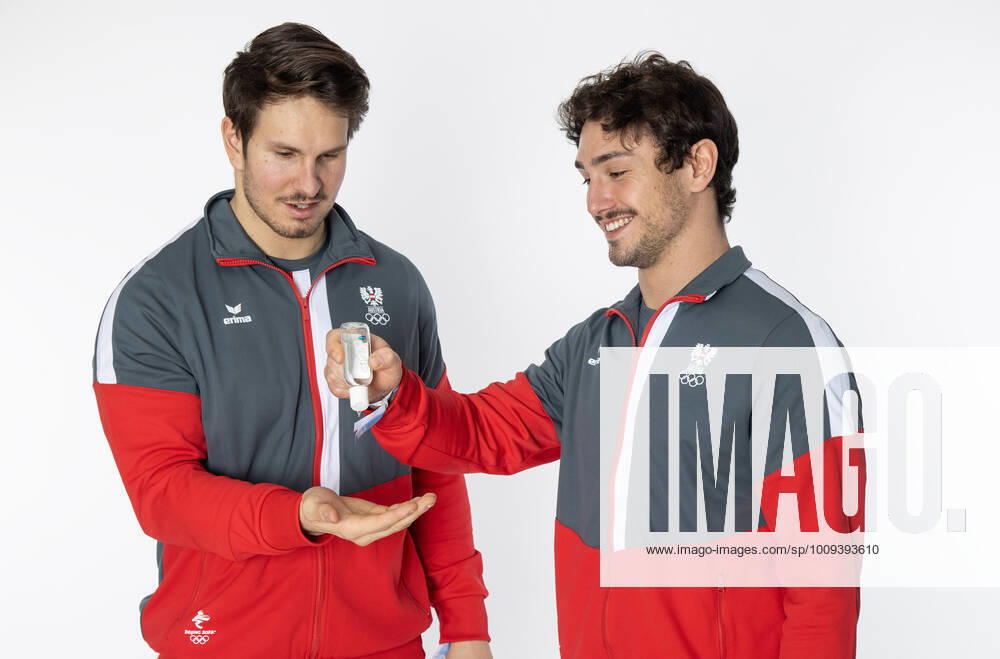 OLYMPICS - OEOC, equipping Beijing 2022 VIENNA,AUSTRIA,25.JAN.2022 - OLYMPICS - OEOC, equipping Winter Olympic Games, Olympische Spiele, Olympia, OS Beijing 2022. Image shows Thomas Steu and Lorenz Koller (AUT). GEPAxpictures xHaraldxSteiner