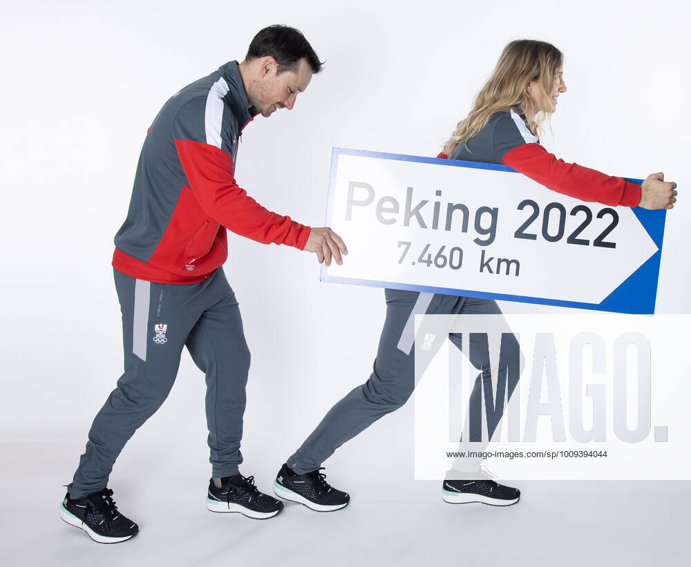 OLYMPICS - OEOC, equipping Beijing 2022 VIENNA,AUSTRIA,25.JAN.2022 - OLYMPICS - OEOC, equipping Winter Olympic Games, Olympische Spiele, Olympia, OS Beijing 2022. Image shows Alexander Payer and Sabine Schoeffmann (AUT). GEPAxpictures xHaraldxSteiner