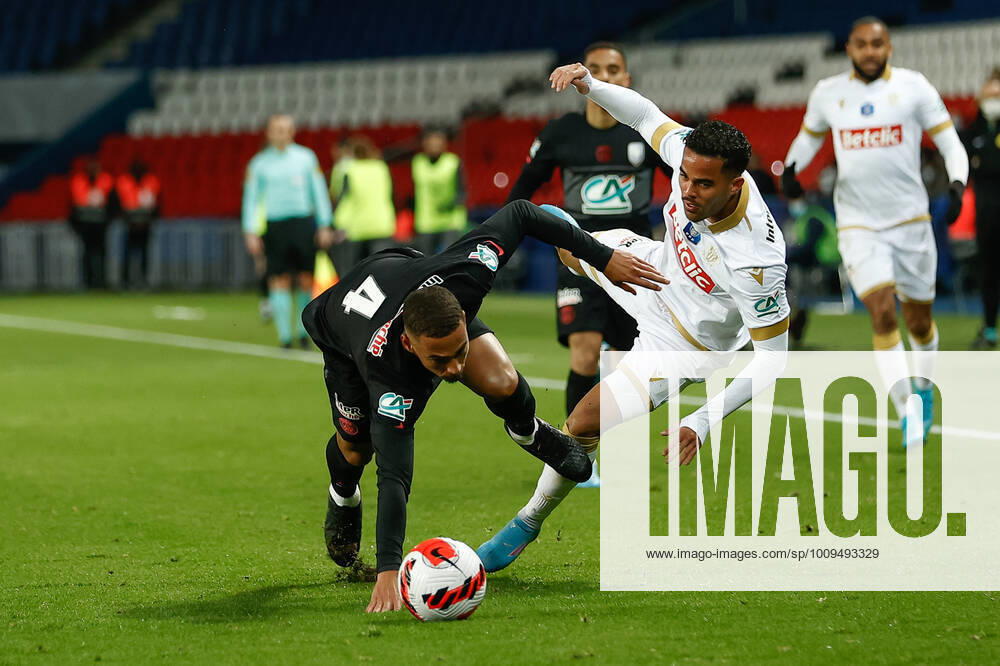Thilo Kehrer (Paris Saint Germain) vs Justin Kluivert (Nice) FOOTBALL : 8e finale de la Coupe de France - PSG vs OGC Nice - 31 01 2022 AurelienMorissard Panoramic