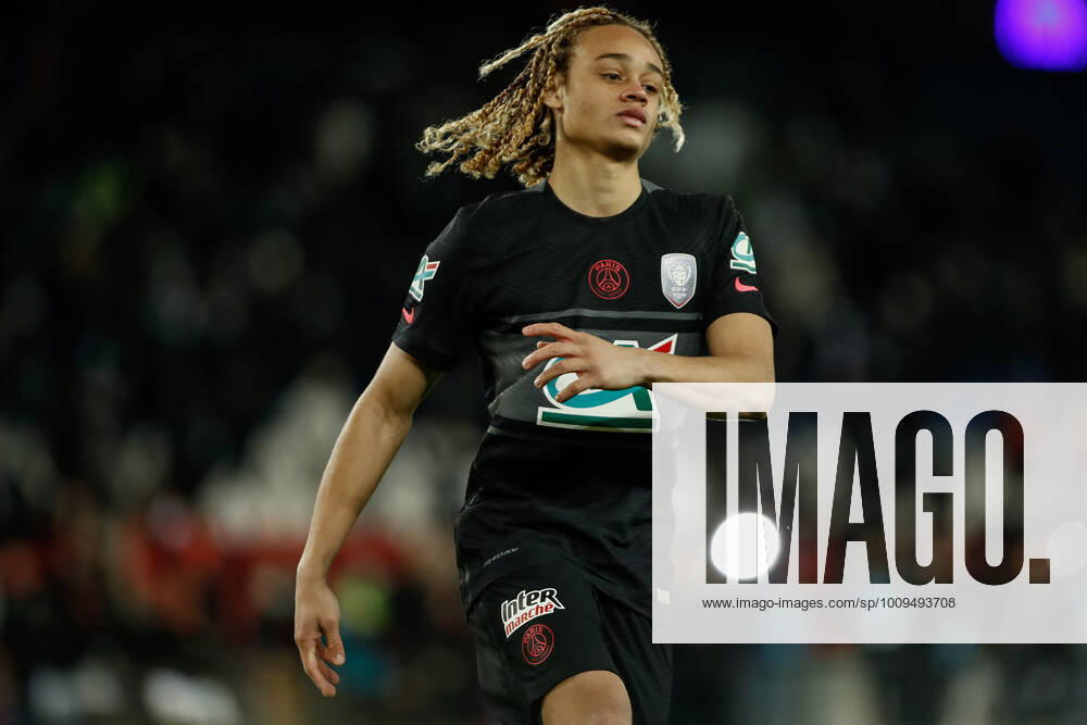 Xavi Simons (Paris Saint Germain) rate son tir au but FOOTBALL : 8e finale de la Coupe de France - PSG vs OGC Nice - 31 01 2022 AurelienMorissard Panoramic