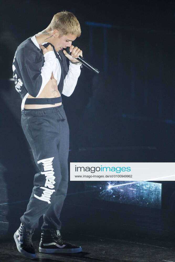 19 Concert Justin Bieber, singer and dancer Justin Bieber live on Purpose World Tour at the Mercedes Benz Arena in Berlin on September 14, 2016 Pop, R B, MBA, MB Arena, Musik Berlin Germany, Germany