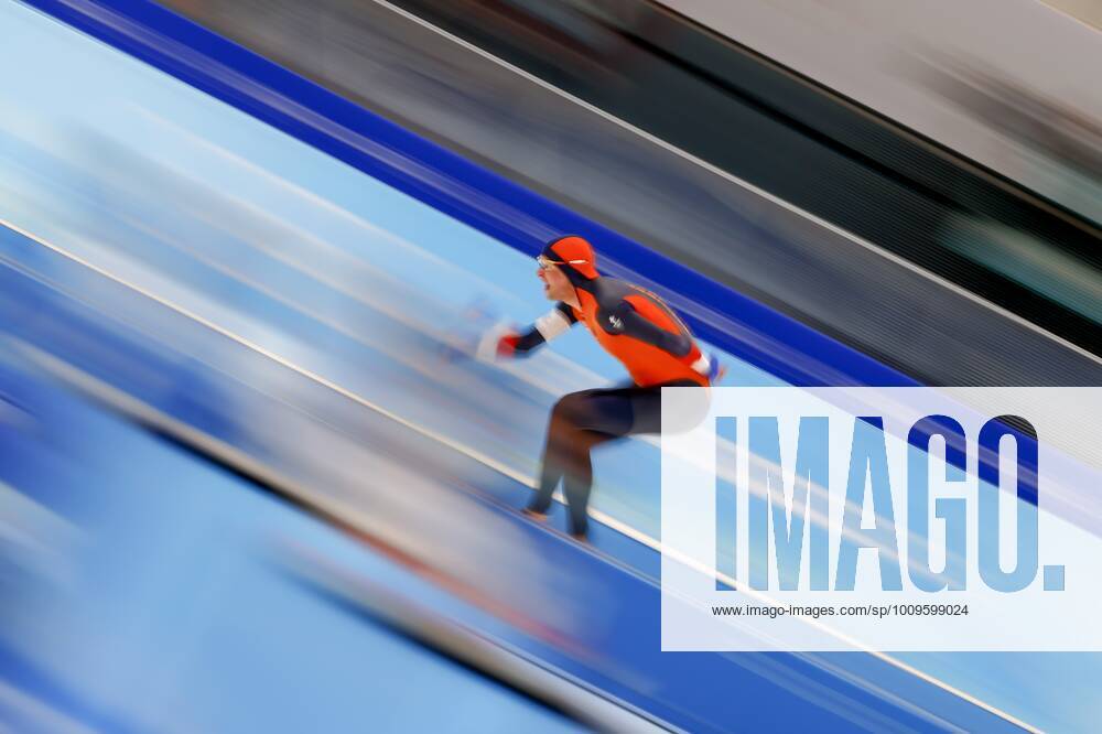 BEIJING Sven Kramer in action on the 5000m track during the second day of the 2022 Winter Olympics at the National Speed Skating Oval in Beijing, China KOEN VAN WEEL Speed Skating Men s 5000m 2022 ANPxSportx IVx 443699886 originalFilename: 443699886