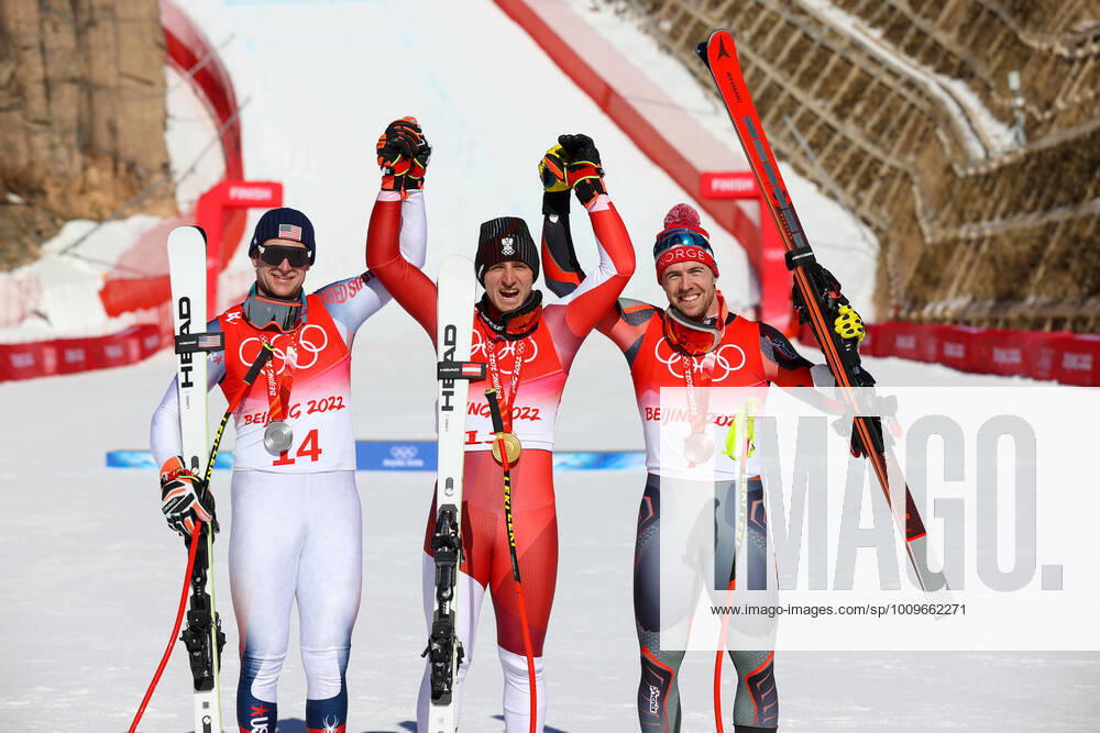 KW06 OLYMPICS - Winter Olympic Games, Olympische Spiele, Olympia, OS Beijing 2022 YANQING,CHINA,08.FEB.22 - OLYMPICS, ALPINE SKIING - Winter Olympic Games Beijing 2022, Super G, men, award ceremony. Image shows Ryan Cochran-Siegle (USA), Matthias Mayer (AUT) and Aleksander Aamodt Kilde (NOR). keywords: medal. GEPA pictures Harald Steiner GEPAxpictures xHaraldxSteiner