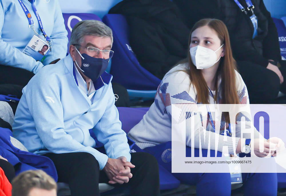 (220208) -- BEIJING, Feb. 8, 2022 -- International Olympic Committee (IOC) president Thomas Bach (L) watches the curling mixed doubles bronze medal game of the Beijing 2022 Winter Olympics between Sweden and Britain at the National Aquatics center in Beijing, China, Feb. 8, 2022. ) (BEIJING 2022)CHINA-BEIJING-OLYMPIC Winter games, Winterspiele,Spiele, Summer games CURLING-MIXED DOUBLES-SWEDEN VS BRITAIN(CN) WangxJingqiang