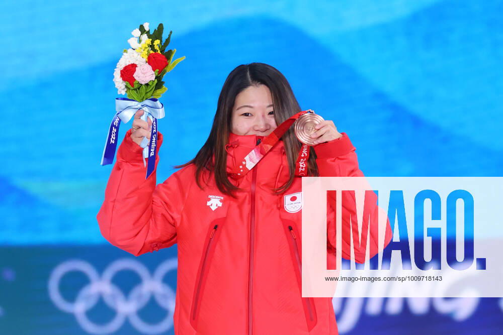 Sena Tomita (JPN), FEBRUARY 10, 2022 - Snowboarding : Women s Halfpipe Medal Ceremony during the Beijing 2022 Olympic Winter games, Winterspiele,Spiele, Summer games at Zhangjiakou Medal Plaza in Zhangjiakou, Hebei, China. (180343225)