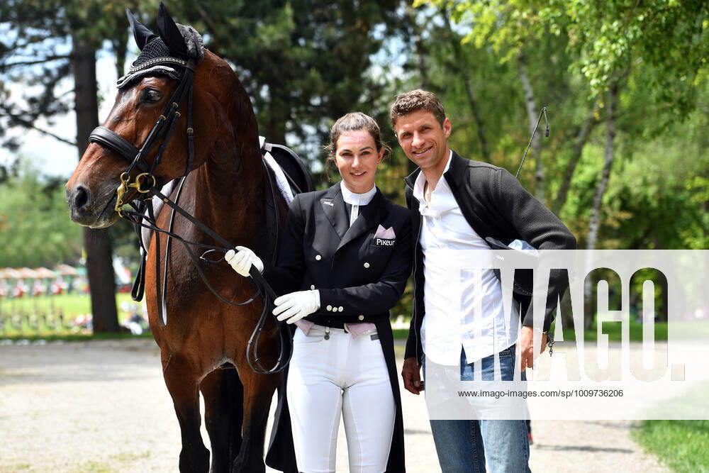 Archive photo ITS ABOUT A HORSE OF HIM AND HIS WIFE Peta attack against Bavaria Star Mueller Thomas MUELLER Bavaria Munich with wife Lisa MUELLER and horse Anne Beth ,Dressage test class S Horse International 2017 2017 on 25 05 2017 in Munich Riem