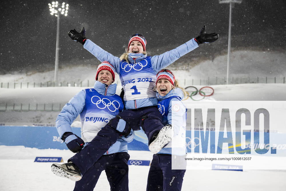 Tarjei Bo, Marte Olsbu Roiseland and Tiril Eckhoff of Norway celebrates after competing in women s biathlon 10 km pursuit during day 9 of the 2022 Winter Olympics on February 13, 2022 in Zhangjiakou Photo Vegard Grott BILDBYRAN kod VG JM0281 bbeng biathlon biathlon biathlon olymp games olympics winter olympics os ol olympic games winter os olympic games peking peking 2022 beijing 2022 beijing 2022 olympic games beijing 2022 winter olympic games peking os beijing ol winter ol jaktstart dam jubel norge,