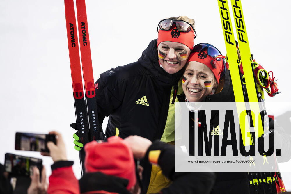 Katharina Hennig and Victoria Carl of Germany celebrate after competing in women s cross country skiing team sprint final during day 12 of the 2022 Winter Olympics on February 16, 2022 in Zhangjiakou Photo Vegard Grott BILDBYRAN kod VG JM0288 bbeng skidor cross country skiing langrenn olympic games olympics winter olympics os ol olympics winter o olympics peking Beijing 2022 beijing 2022 beijing 2022 olympic games beijing 2022 winter olympic games beijing os beijing ol winter ol dam sprint team sprint cheer,