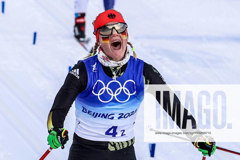 KW 07 ZHANGJIAKOU, CHINA - FEBRUARY 16, 2022: Victoria Carl of Germany finishes in the women s cross-country skiing team sprint classic final at the 2022 Winter Olympic Games, Olympische Spiele, Olympia, OS at the National Cross-Country Skiing Centre. Stanislav Krasilnikov TASS TS123828