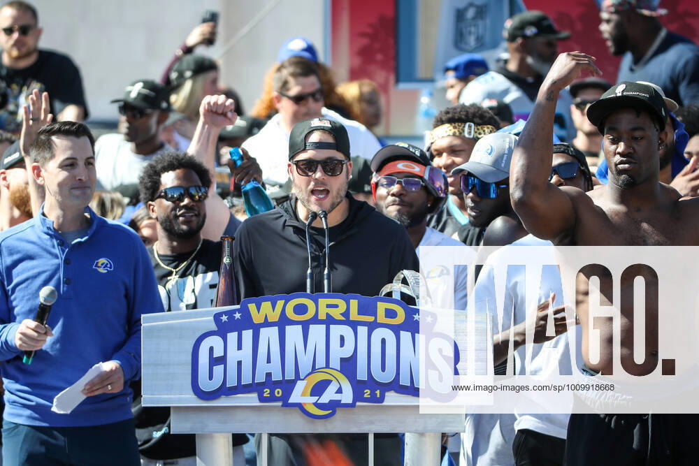 KW 07 LOS ANGELES, CA - FEBRUARY 16: Los Angeles Rams quarterback Matthew Stafford 9 during the Los Angeles Rams Super Bowl LVI Championship parade on February 16, 2022, at the Los Angeles Memorial Coliseum in Los Angeles, CA. (Photo by Jevone Moore Icon Sportswire) NFL, American Football Herren, USA FEB 16 Rams Super Bowl LVI Championship Parade Icon2202160681