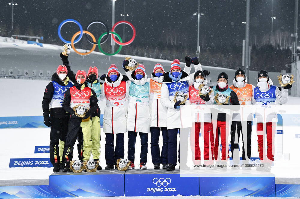 (220217) -- ZHANGJIAKOU, Feb. 17, 2022 -- Medalists pose during the flower ceremony of nordic combined team gundersen large hill 4x5km at the National Cross-Country Skiing Centre in Zhangjiakou, north China s Hebei Province, Feb. 17, 2022. ) (BEIJING2022) CHINA-ZHANGJIAKOU-OLYMPIC Winter games, Winterspiele,Spiele, Summer games NORDIC COMBINED (CN) DaixTianfang