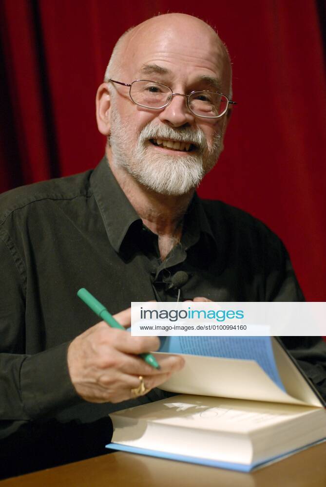 14 Portrait Terry Pratchett at the Haus der Berliner Festspiel in Berlin, British author, writer, Discworld, portrait, literature, Berlin Germany, Germany