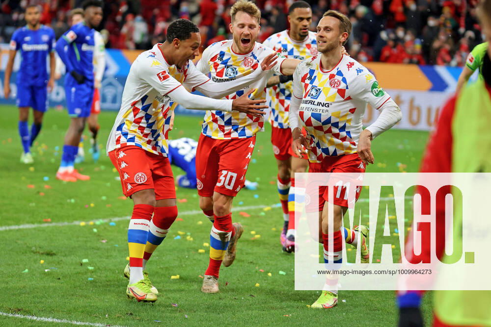Mainz, Germany 18 February 2022 1 BL 2021 2022 FSV Mainz 05 vs Bayer 04 Leverkusen Goal scorer Marcus Ingvartsen Mainz 1 v re happy about his winning goal to 3 2 DFL regulations prohibit any use of photographs as image sequences tand or quasi video Mewa Arena Rheinland Pfalz