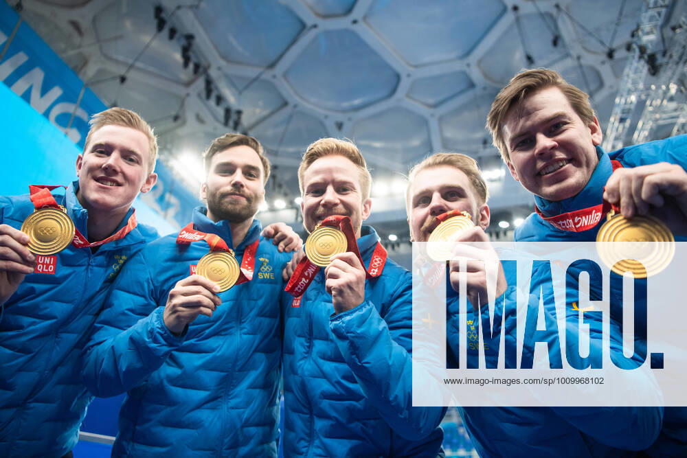Daniel Magnusson, Oskar Eriksson, Niklas Edin, Rasmus Wranaa and Christoffer Sundgren of Sweden celebrates with gold medals after men cur s curling final match between Sweden and Great Britain during day 15 of the 2022 Winter Olympics on February 19, 2022 in Beijing Photo Maxim Thore BILDBYRAN code MT MT0332 curling olympic games olympics winter olympics os ol olympiska spel vinter os olympiske leker peking peking 2022 beijing 2022 beijing 2022 olympic games beijing 2022 winter olympic games peking os beijing ol vinter ol 15 bbeng sverige england sweden celebration jubel,
