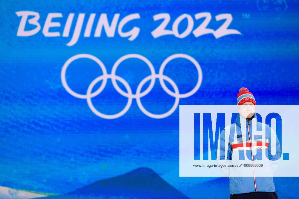 Johannes Thingnes Bo of Norway at the medal ceremony for men bis biathlon 15 km mass start during day 15 of the 2022 Winter Olympics on February 19, 2022 in Zhangjiakou Photo Vegard Grott BILDBYRAN kod VG VG0246 bbeng olympic games olympics winter olympics os ol olympiska games winter os olympic games peking peking 2022 beijing 2022 beijing 2022 olympic games beijing 2022 winter olympic games beijing os beijing ol winter ol medal ceremony medal ceremony norway norway,
