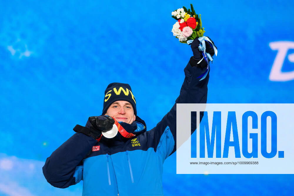 Martin Ponsiluoma of Sweden celebrate with silver medal at the medal ceremony for men bis biathlon 15 km mass start during day 15 of the 2022 Winter Olympics on February 19, 2022 in Zhangjiakou Photo Vegard Grott BILDBYRAN kod VG VG0246 bbeng olympic games olympics winter olympics os ol olympics winter os os olympics peking peking peking 2022 beijing 2022 beijing 2022 olympic games beijing 2022 winter olympic games peking os beijing ol winter ol medal ceremony medal ceremony celebration jubilee sweden silver,