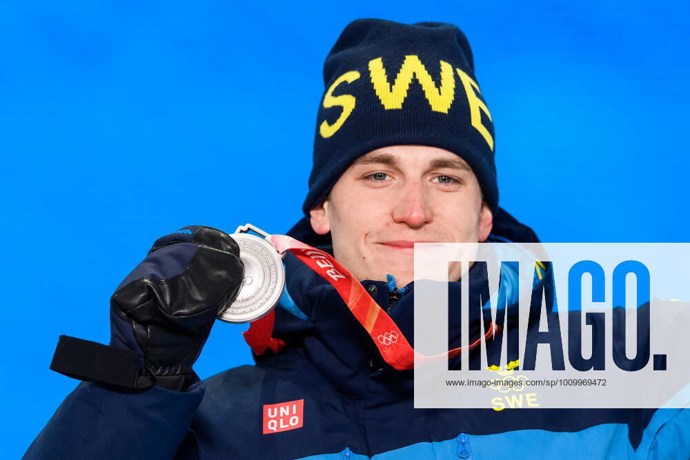 Martin Ponsiluoma of Sweden celebrate with silver medal at the medal ceremony for men bis biathlon 15 km mass start during day 15 of the 2022 Winter Olympics on February 19, 2022 in Zhangjiakou Photo Vegard Grott BILDBYRAN kod VG VG0246 bbeng olympic games olympics winter olympics os ol olympics winter o os olympics peking peking peking 2022 beijing 2022 beijing 2022 olympic games beijing 2022 winter olympic games beijing os beijing ol winter ol medal ceremony medal ceremony celebration jubilee sweden silver,