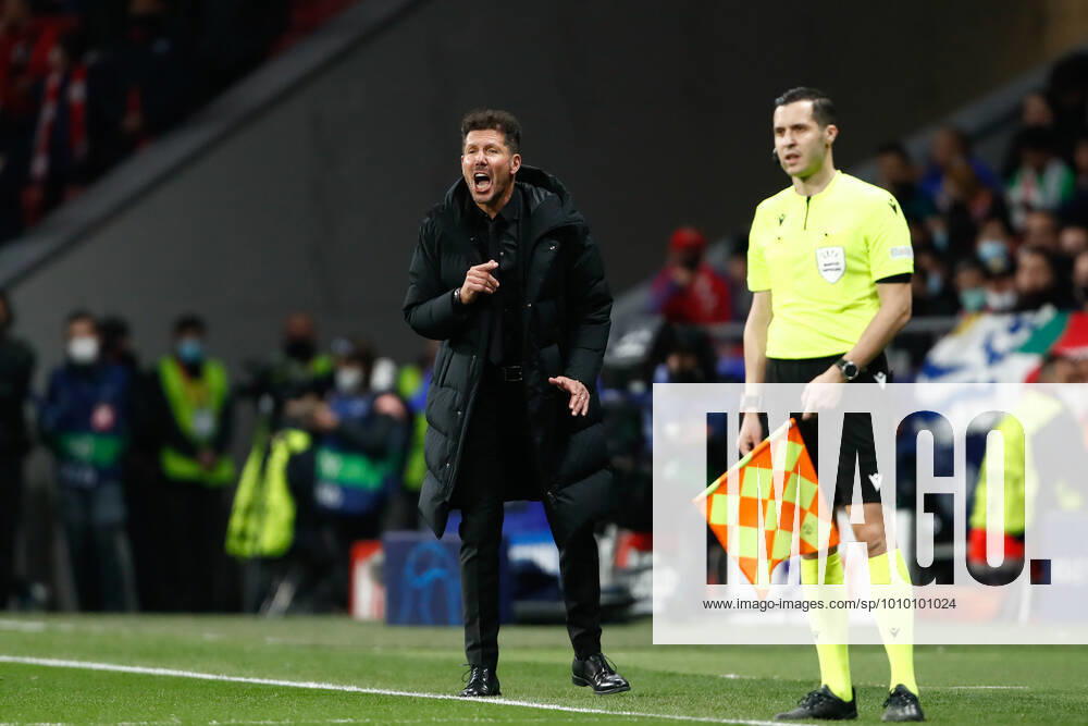 Diego Pablo Simeone, coach of Atletico de Madrid, gestures during the UEFA Champions League, round of 16, football match played between Atletico de Madrid and Manchester United, ManU on February 23, 2022, in Madrid, Spain. MADRID SPAIN - ZUMAa181 20220223_zaa_a181_114