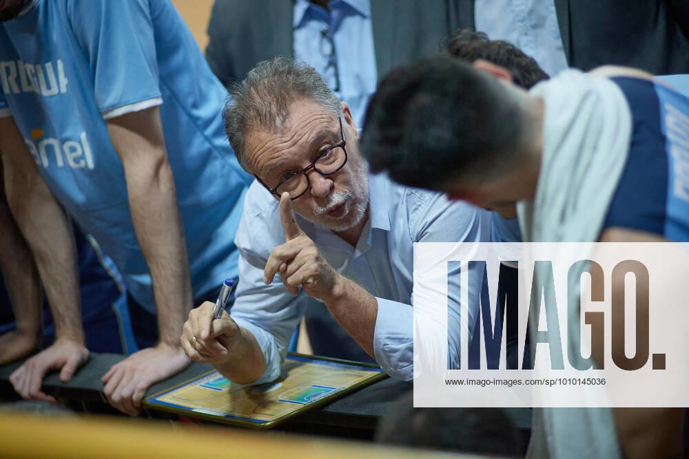 Uruguay s coach Ruben Magnano during a match between Brazil and Uruguay for the FIBA Basketball World Cup 2023 Americas Qualifiers, at Pedro Morilla Fuentes Gymnasium. Franca Brazil - ZUMAv129 20220225_znp_v129_007