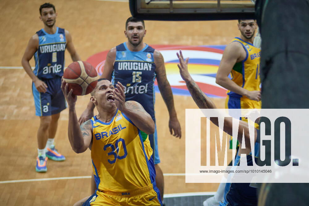 Brazil s Rafael Hettsheimeir (L) during a match between Brazil and Uruguay for the FIBA Basketball World Cup 2023 Americas Qualifiers, at Pedro Morilla Fuentes Gymnasium. Franca Brazil - ZUMAv129 20220225_znp_v129_009