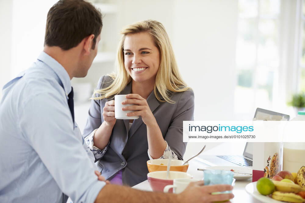 Couple,morning,breakfast,working mmq-mbo,model released, Symbolfoto