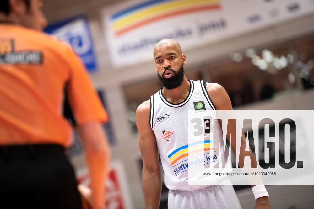 BARMER 2 Basketsball Bundesliga ProA season 2021 2022 27 matchday on 4 3 22 Medipolis SC Jena vs Kirchheim Knights Take a deep breath, Brandon Thomas Jena , Portrait Sparkassen Arena