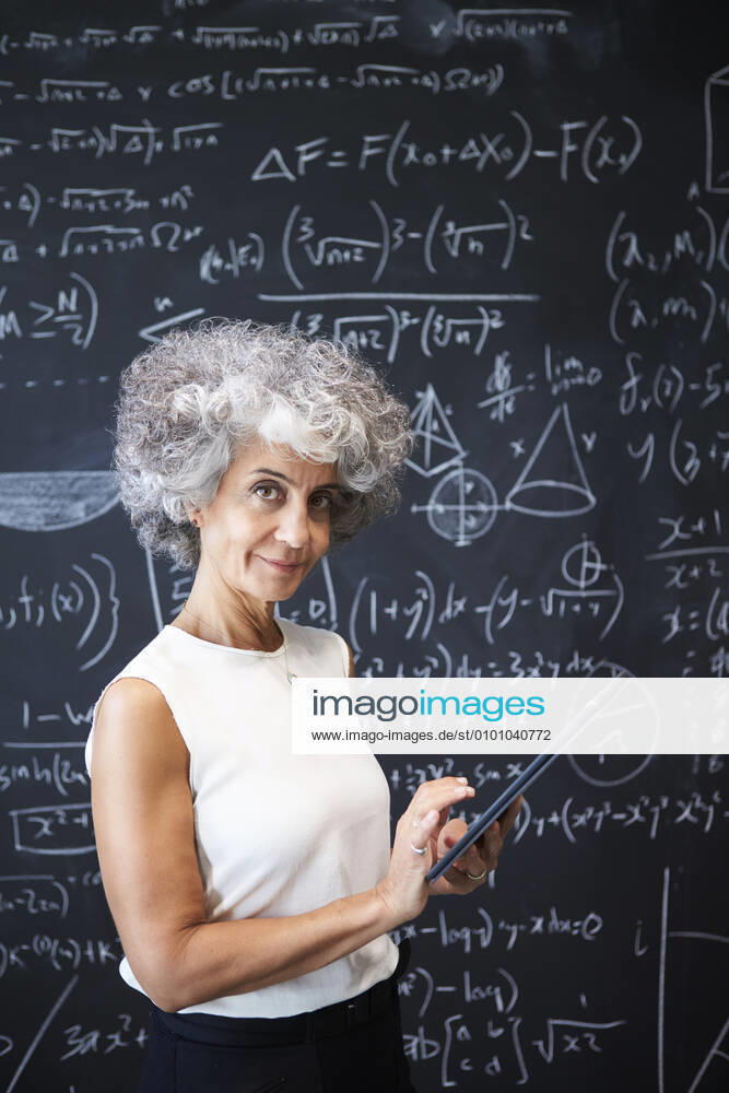 Lecturer,scientist,blackboard mmq-v95,model released, Symbolfoto
