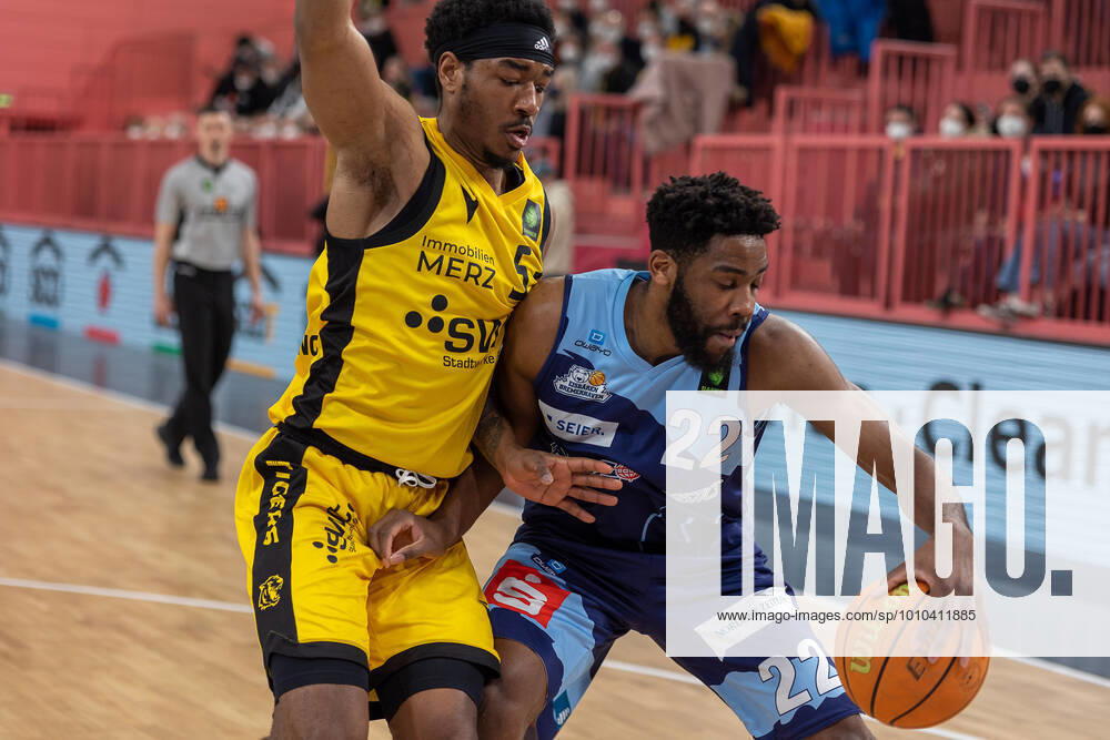 Isaiah Crawley Tigers Tuebingen, 53 Daniel Laster Eisbaeren Bremerhaven, 22 Tigers Tuebingen vs Eisbaeren Bremerhaven, 2 Basketball Bundesliga, Pro A, Barmer 2 Basketball, 28 Spieltag , Spielzeit 2021 2022, 06 03 2022 Tigers Tuebingen vs Eisbaeren Bremerhaven, 2 Basketball Bundesliga, Pro A, Barmer 2 Basketball, 28 Spieltag , Spielzeit 2021 2022, 06 03 2022 Tuebingen