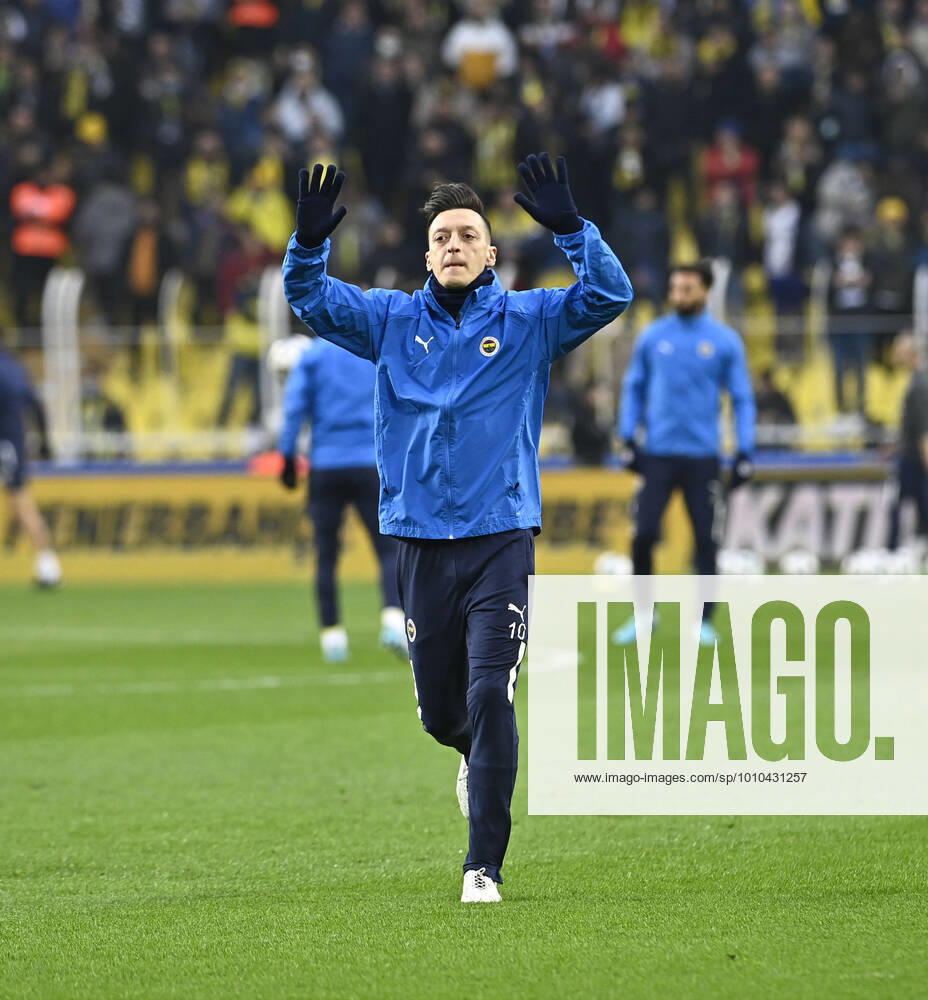 Mesut Ozil of Fenerbahce during the Turkish Super League football match between Fenerbahce and Trabzonspor at Ulker Stadium n Istanbul , Turkey on March 06 , 2022. ( Photo : Seskimphoto ) Fenerbahce vs Trabzonspor 06032022