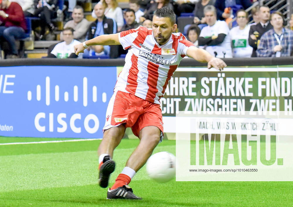indoor football , AOK Traditionsmasters 2018, v l Torsten Mattuschka Berlin.