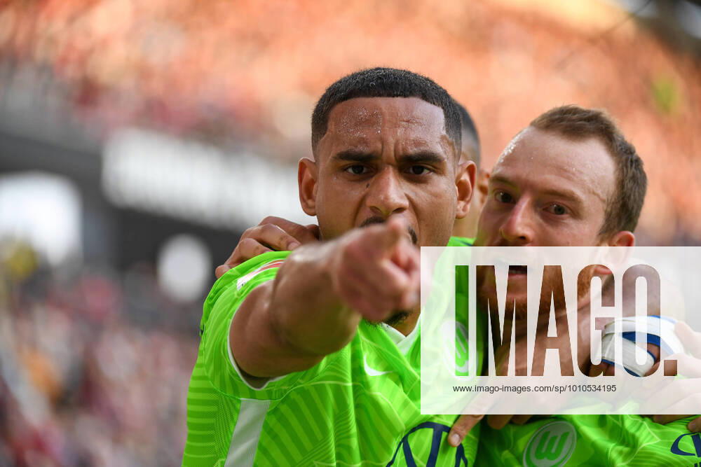 Football 1 Bundesliga 26 Matchday 21 22 SC Freiburg vs VfL Wolfsburg 12 03 2022 Goal celebration for 2 0 equalizer by Maximilian Arnold VfL Wolfsburg 27 Football 1 Bundesliga SC Freiburg vs VfL Wolfsburg on Saturday, 12 March 2022 at Europa Park Stadium in Freiburg im Breisgau DFL REGULATIONS PROHIBIT ANY USE OF PHOTOGRAPHS AS IMAGE SEQUENCES AND OR QUASI VIDEO