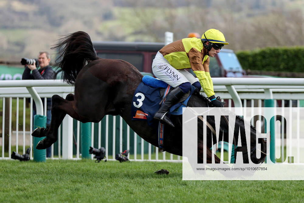 KW11 2022 Cheltenham Festival, Prestbury Park, Cheltenham, England 17 3 2022 The Turners Novices Chase Paul Townend on Galopin Des Champs falls at the last Paul Townend on Galopin Des Champs falls at the last 17 3 2022