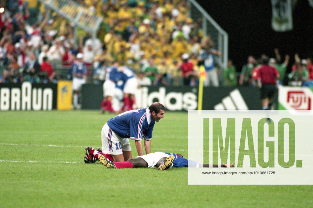 ZINEDINE ZIDANE, Francia, Celebrating, FIFA World Cup, WM, Weltmeisterschaft, Fussball France 1998, Final, Brazil vs France 0-3, Saint Denis CAMPIONATI MONDIALI FRANCIA 1998 - FINALE - BRASILE-FRANCIA 0-3