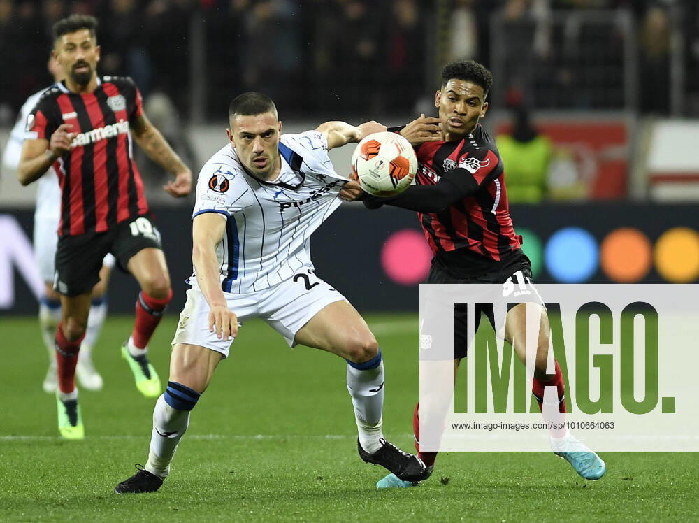 Leverkusen, Germany, BayArena, Bayer 04 Leverkusen vs Atalanta Bergamo UEFA Europa League Round of 16, Merih Demiral Atalanta Bergamo and Amine Adli Bayer 04 Leverkusen in duel Photo Ralf Treese Leverkusen BayArena Nordrhein Westfalen Germany 521_LEVATA20220317_018 Treese-521