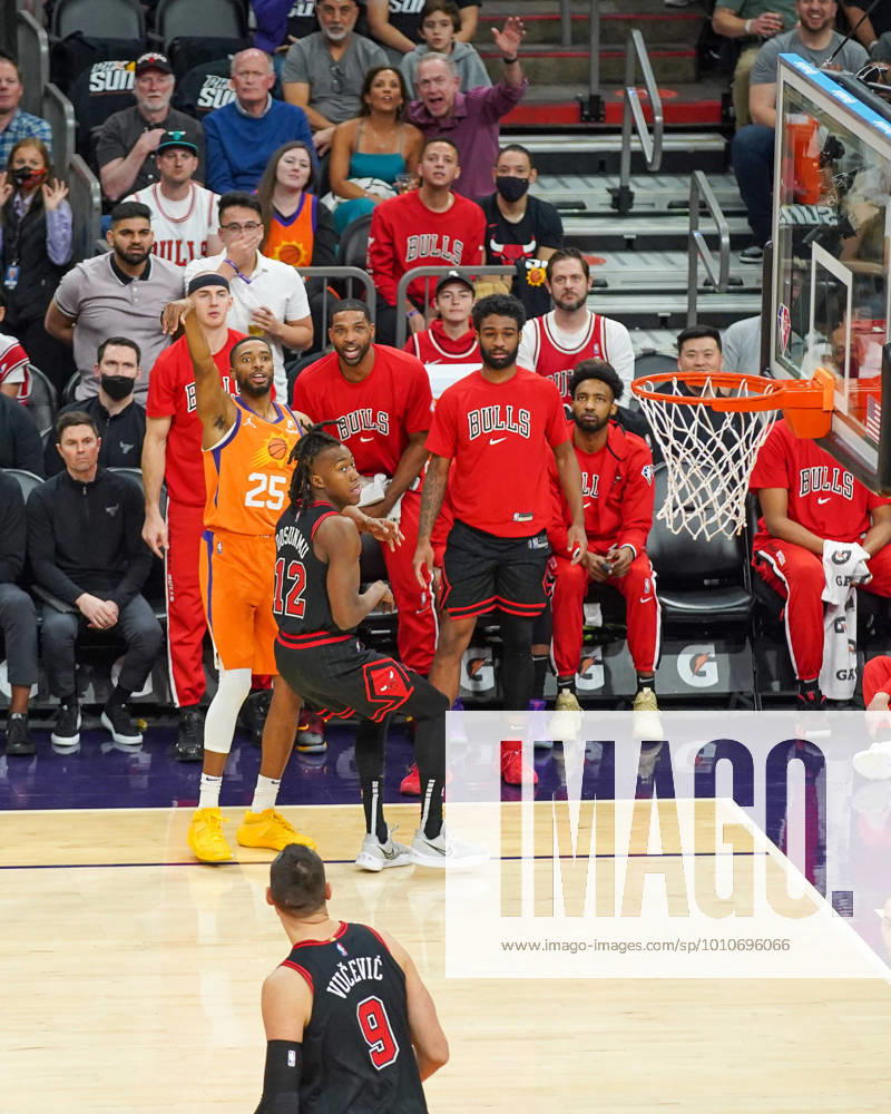 Phoenix, Arizona, March 18th 2022: Mikal Bridges ( 25 Phoenix Suns)In action during the National Basketball Association game between the Chicago Bulls and the Phoenix Suns at Footprint Center in Phoenix, Arizona. Edwin Rodriguez SPP Chicago Bulls v Phoenix Suns - NBA, Basketball Herren, USA - Footprint Center