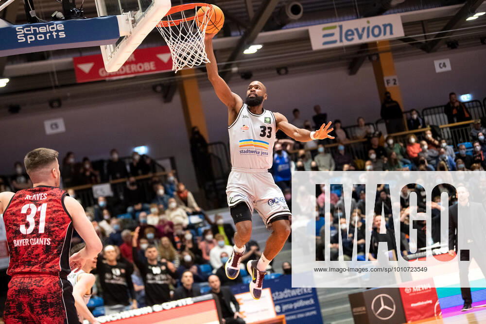 BARMER 2 Basketsball Bundesliga ProA season 2021 2022 30 matchday on 19 3 22 Medipolis SC Jena vs Bayer Giants Leverkusen center Brandon Thomas Jena with the free basket Sparkassen Arena