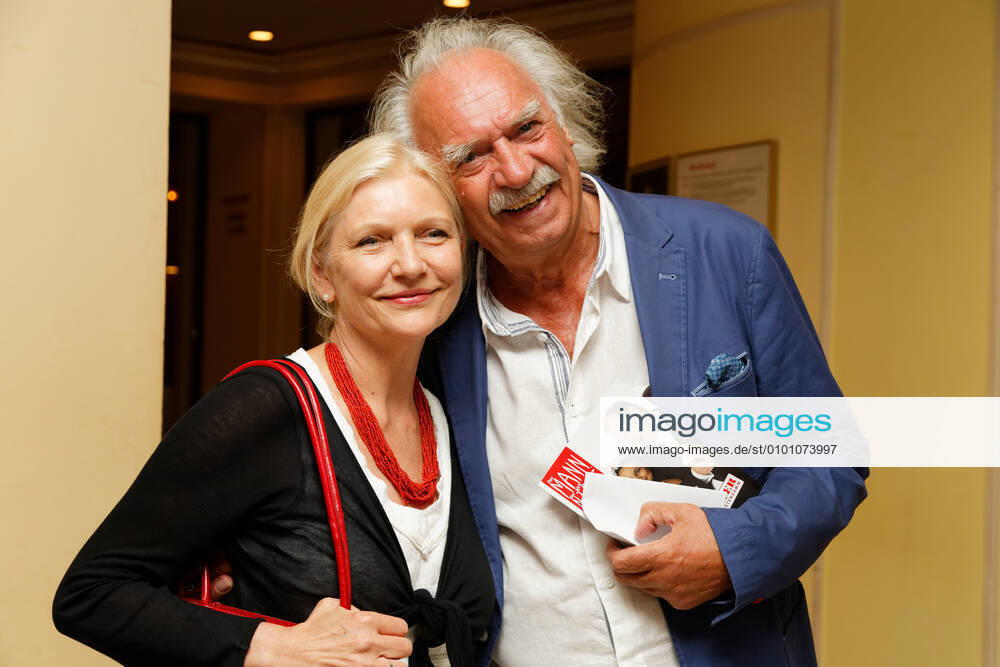 981 Achim Wolff and his wife Rita Feldmeier at the premiere of the comedy Der Mann, der sich nicht trauen ?35? to not dare on 09 08 2015 at the Theater am Kurfuerstendamm in Berlin Berlin Germany, Germany