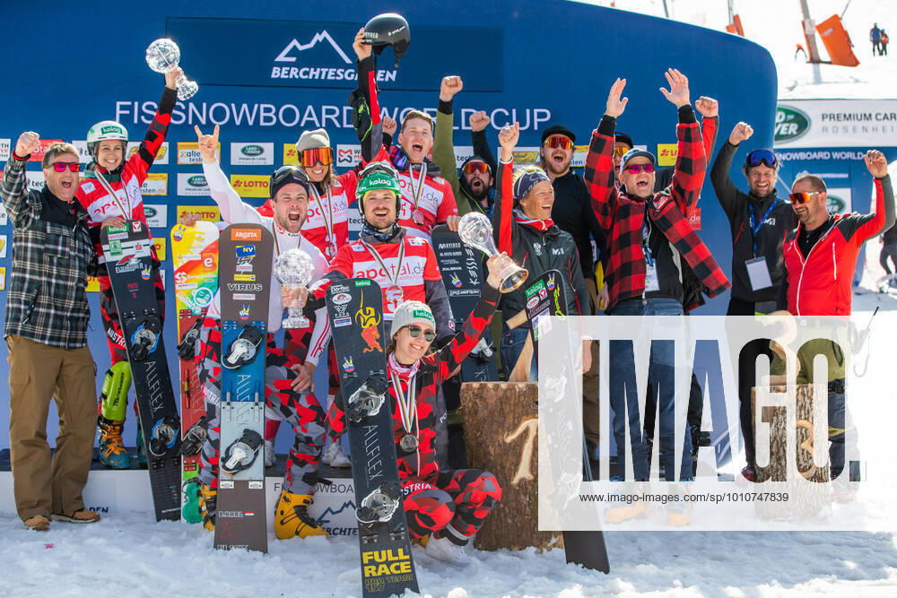 SNOWBOARDING - FIS WC Berchtesgaden BERCHTESGADEN,GERMANY,20.MAR.22 - SNOWBOARDING - FIS World Cup, mixed team event, ladies, men. Image shows Sabine Schoeffmann (AUT), Benjamin Karl (AUT), Julia Dujmovits (AUT), Arvid Auner (AUT), Alexander Payer (AUT), Daniela Ulbing (AUT) and staff. GEPAxpictures xGintarexKarpaviciute