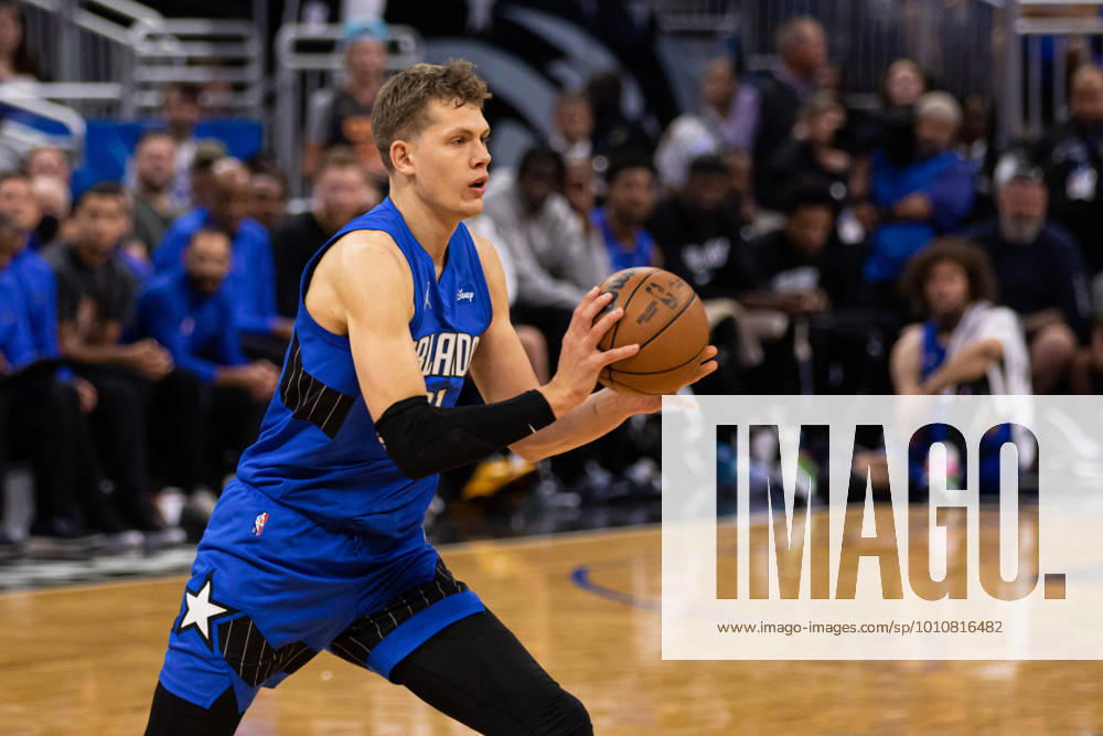 Orlando, Florida, March 22nd 2022: Franz Wagner (22 Orlando Magic) passes the ball during the National Basketball Association game between Orlando Magic and Golden State Warriors at Amway Center in Orlando, Florida. Andrea Vilchez SPP Orlando Magic v Golden State Warriors - National Basketball Association - Amway Center