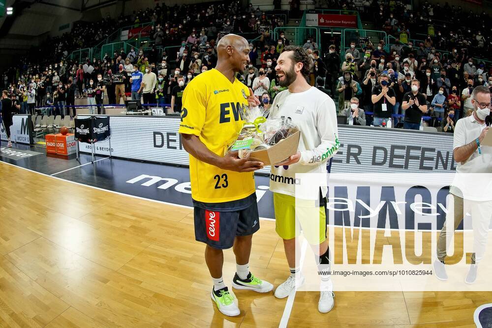 Medi bayreuth EWE Baskets Oldenburg, Basketball, Bundesliga, BBL, Matchday 14, Season 2021 2022, 23 03 2022 23 Paulding, Rickey EWE Oldenburg 10 Doreth Bastian medi Bayreuth medi bayreuth EWE Baskets Oldenburg , Basketball, Bundesliga, BBL, Matchday 14, Season 2021 2022, 23 03 2022 Bayreuth