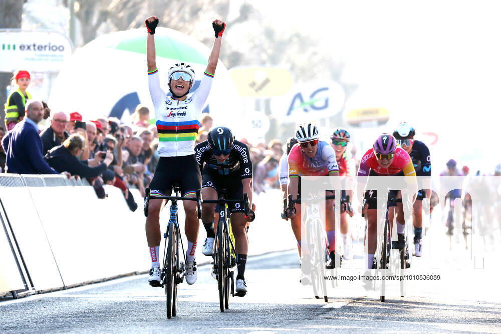 KW12 Italian Elisa Balsamo of Trek - Segafredo celebrates as she crosses the finish line to win the women s elite race of the Classic Brugge-De Panne one-day cycling race, 162,8 km from Brugge to De Panne, Thursday 24 March 2022. KURTxDESPLENTER x25470330x